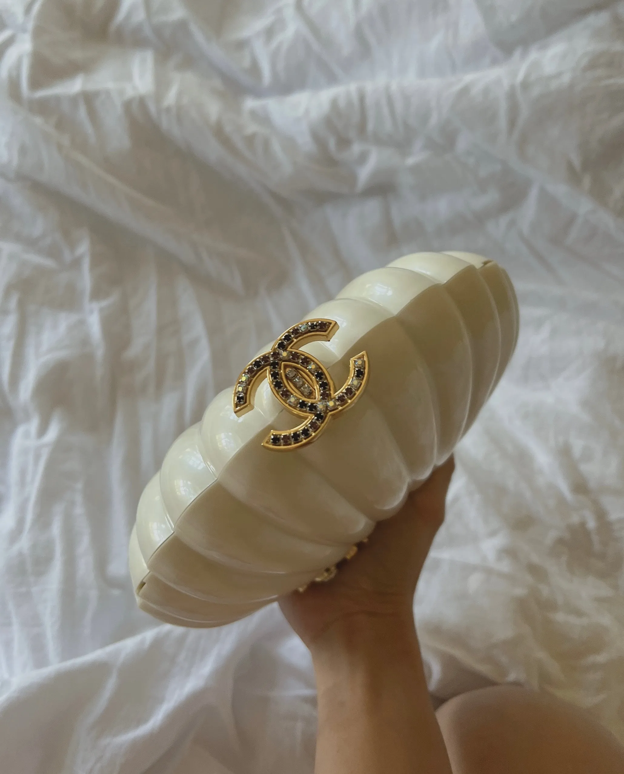 Chanel Shell VIP Gift Clutch 2016