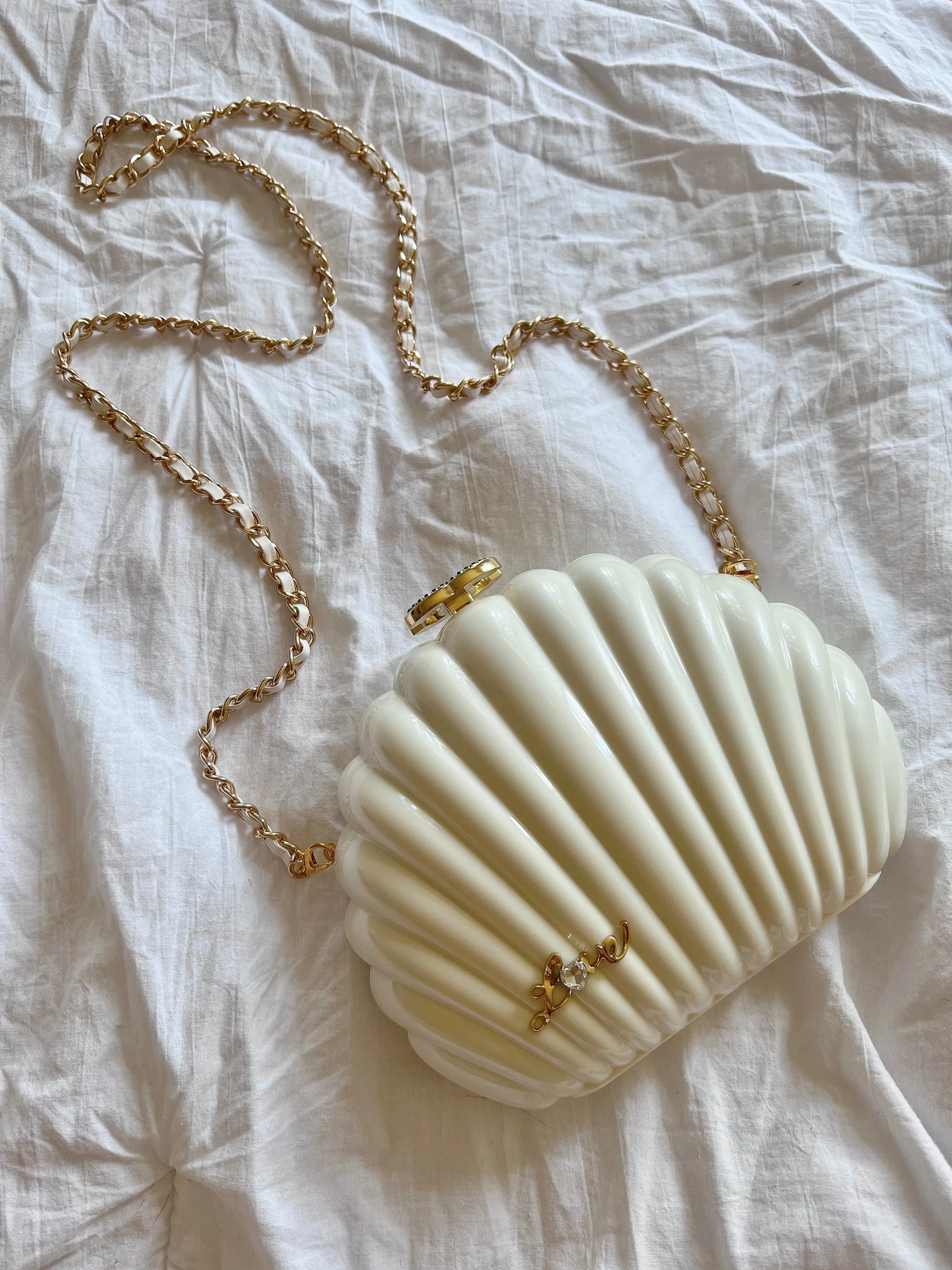Chanel Shell VIP Gift Clutch 2016