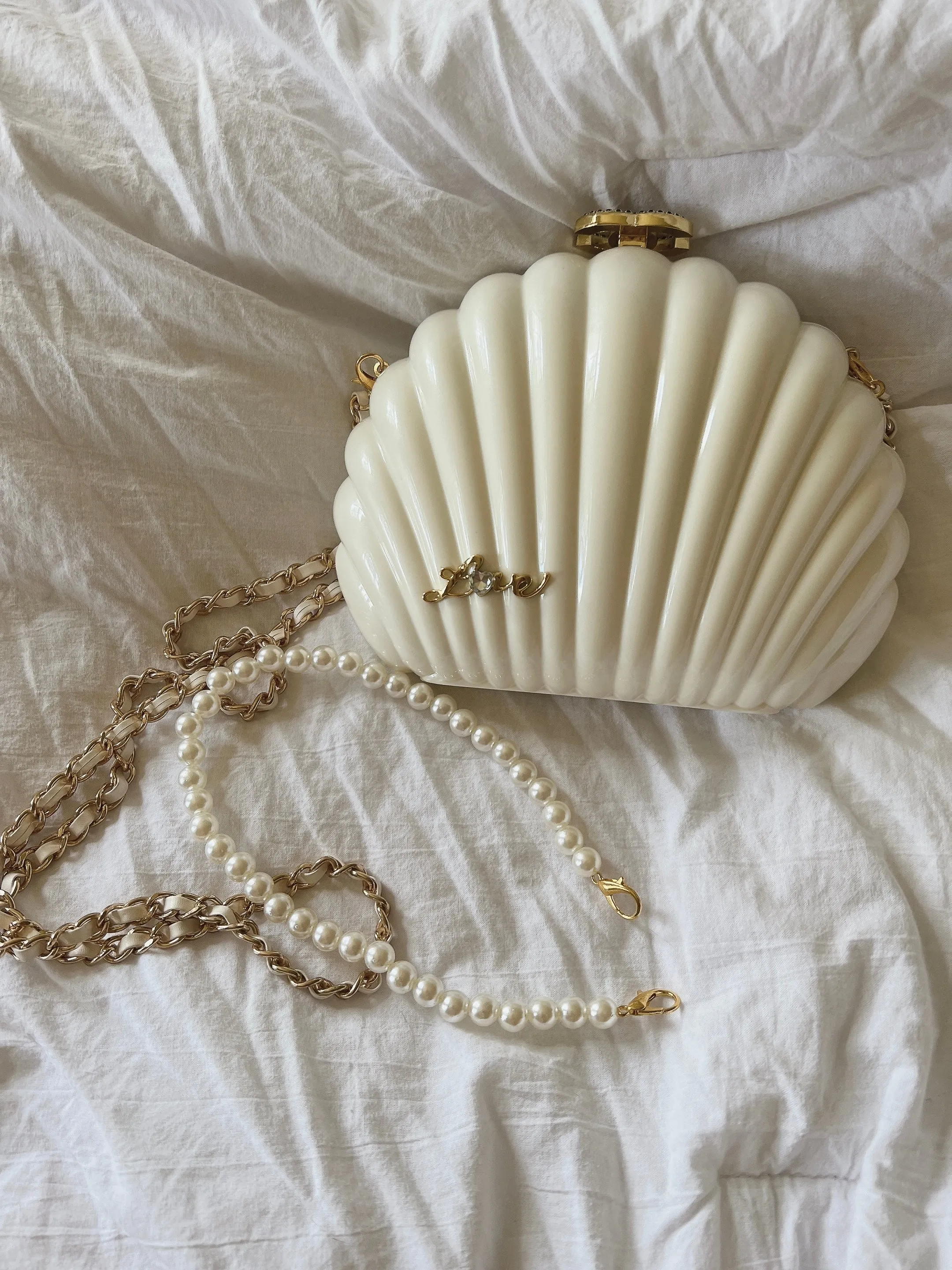 Chanel Shell VIP Gift Clutch 2016