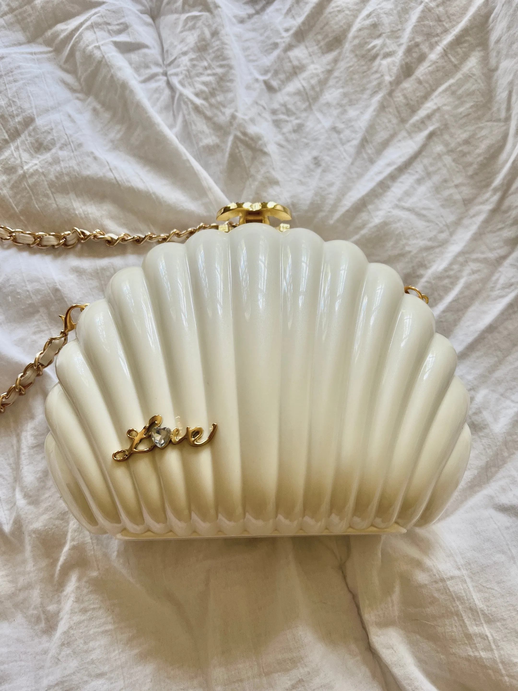 Chanel Shell VIP Gift Clutch 2016