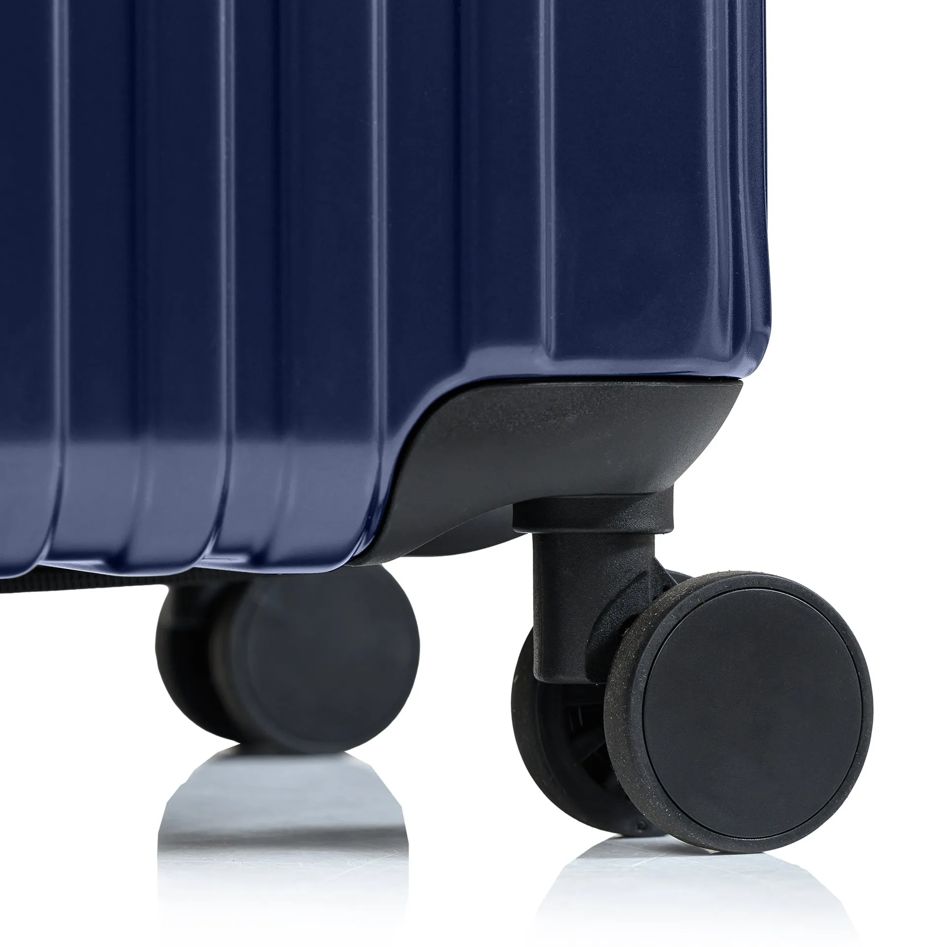 Element Hardside 28" Luggage
