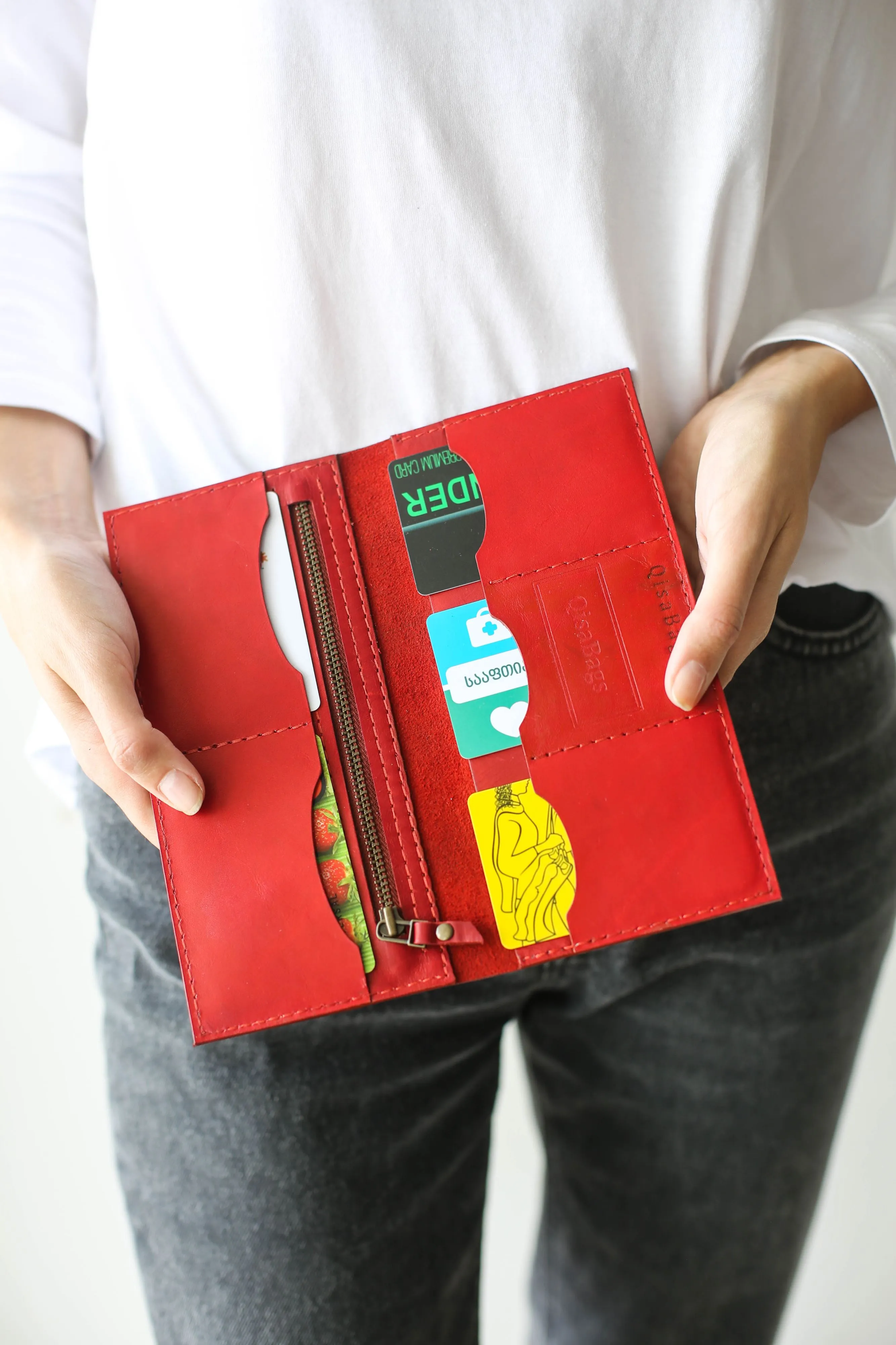 Women's Bifold Red Leather Wallet - N02